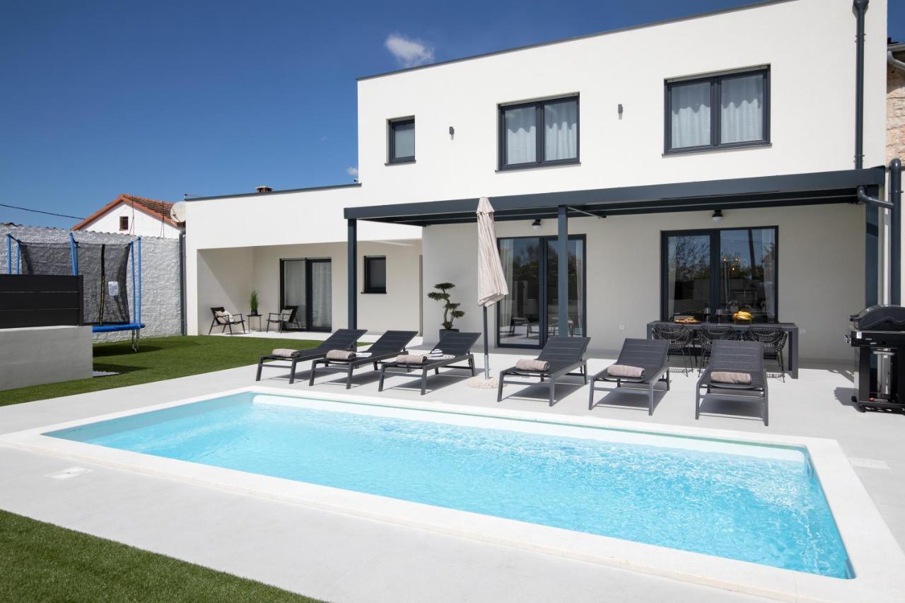 Villa Artis Πούλα Εξωτερικό φωτογραφία